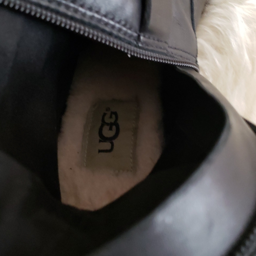 Womens uggs - Picture 3 of 3